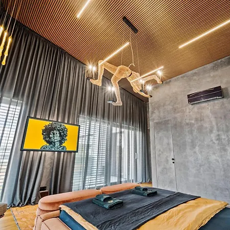 Chandelier Sky Mansion Vila