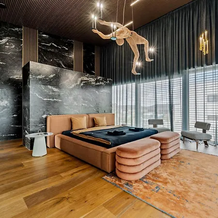 Chandelier Sky Mansion Vila *