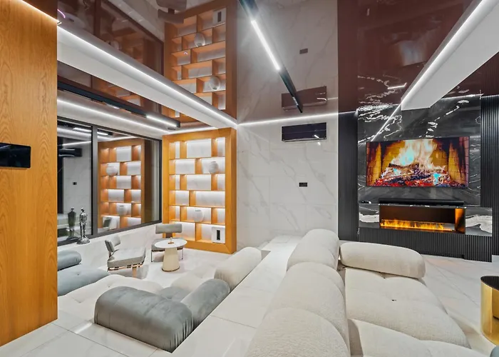 Chandelier Sky Mansion וילה *